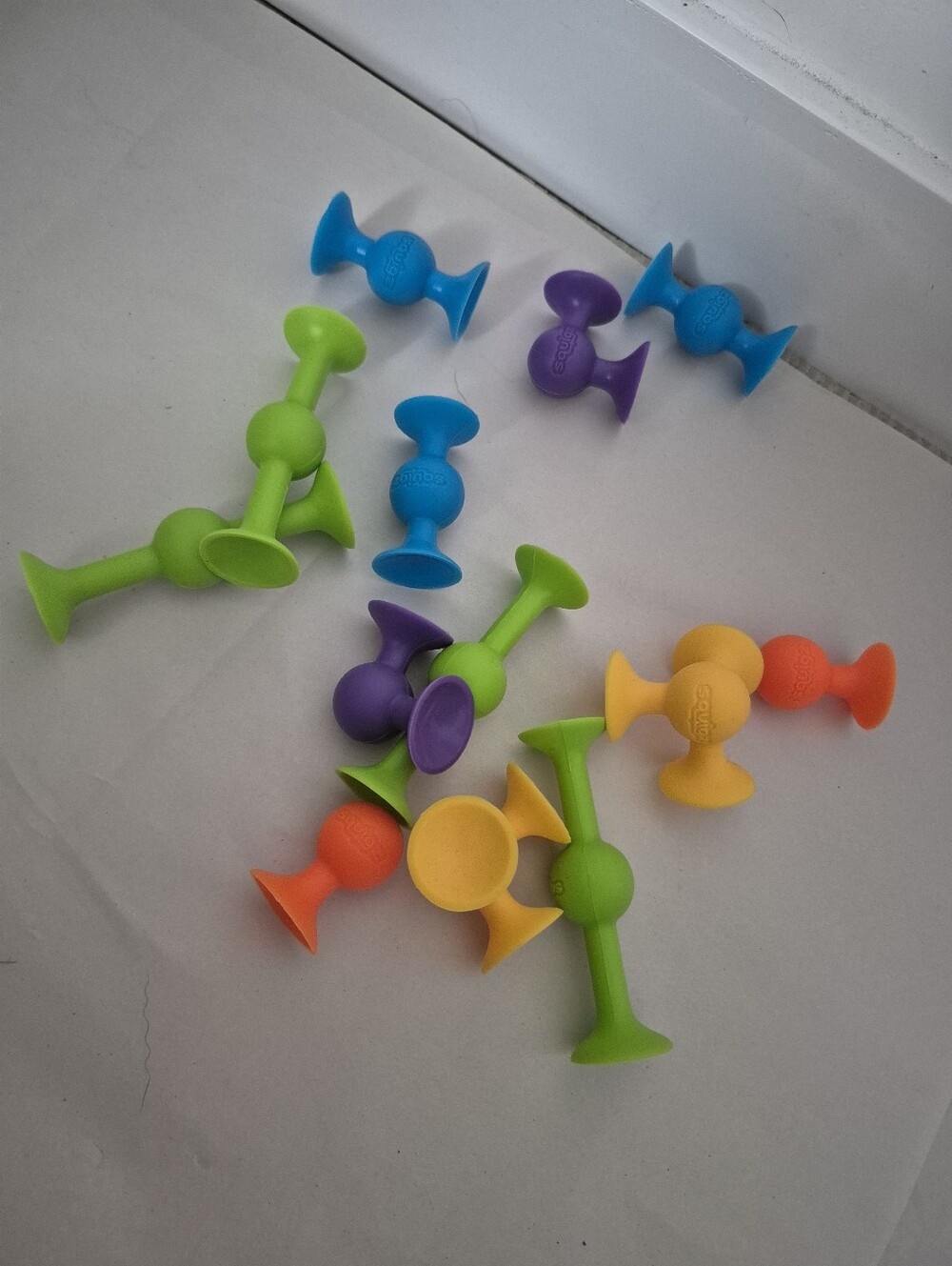 *5 Items for $25 Baby Items* Fat Brain Toys Squigz Large Size (1 Inch Plus)